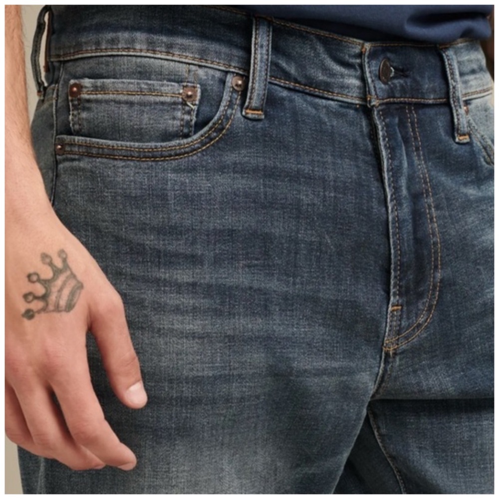 LUCKY BRAND • 363 Vintage Harrison Straight Coolmax Stretch Jeans - Picture 6 of 9